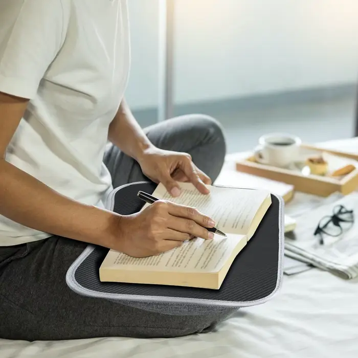 Support pour ordinateur portable avec coussin moelleux