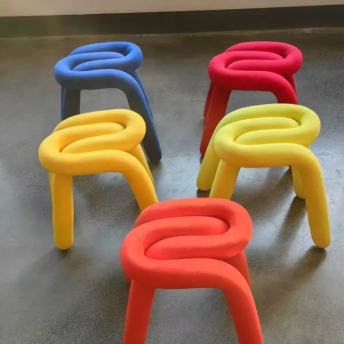 Chaise de maquillage créative douce de forme irrégulière pour filles