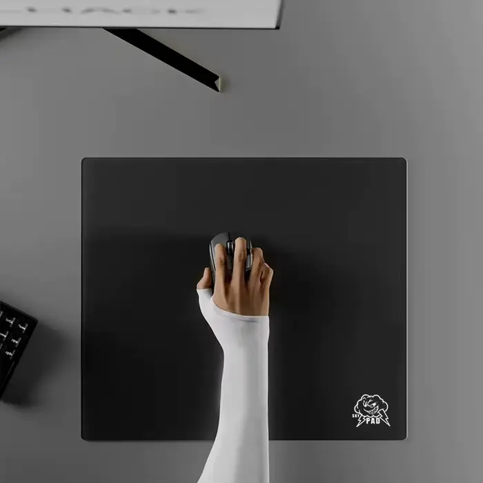 Tapis de souris de jeu en verre Skypad SORA noir et blanc
