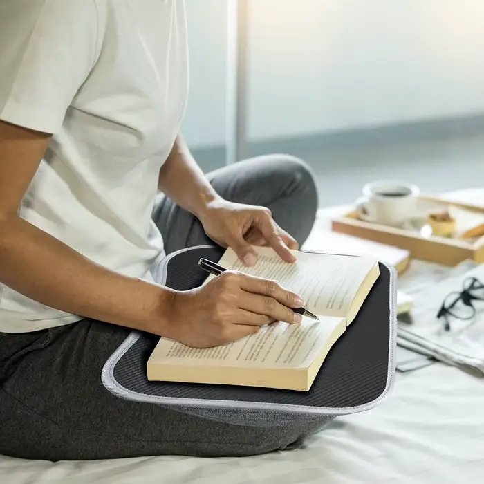 Support pour ordinateur portable avec coussin moelleux
