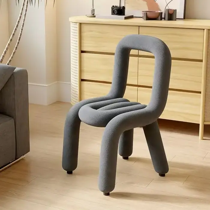 Chaise de maquillage créative douce de forme irrégulière pour filles