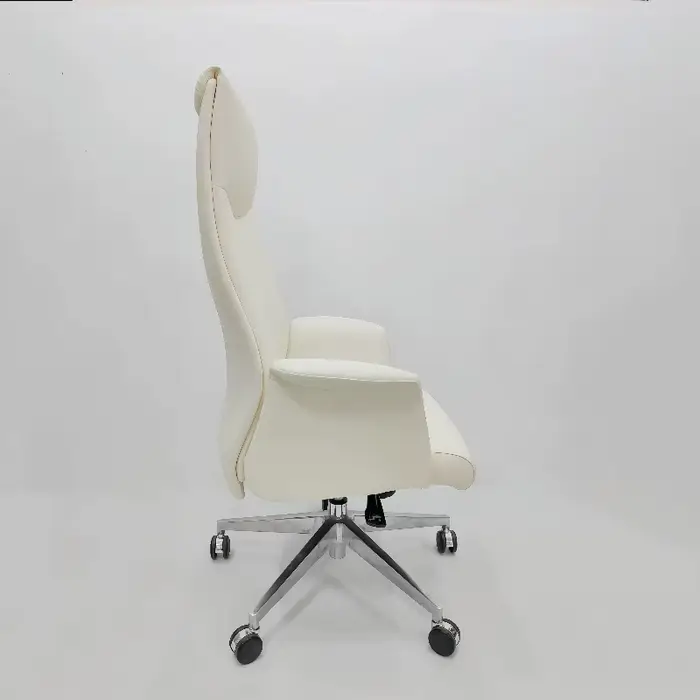 Chaise de bureau ergonomique blanche avec roulettes et support lombaire